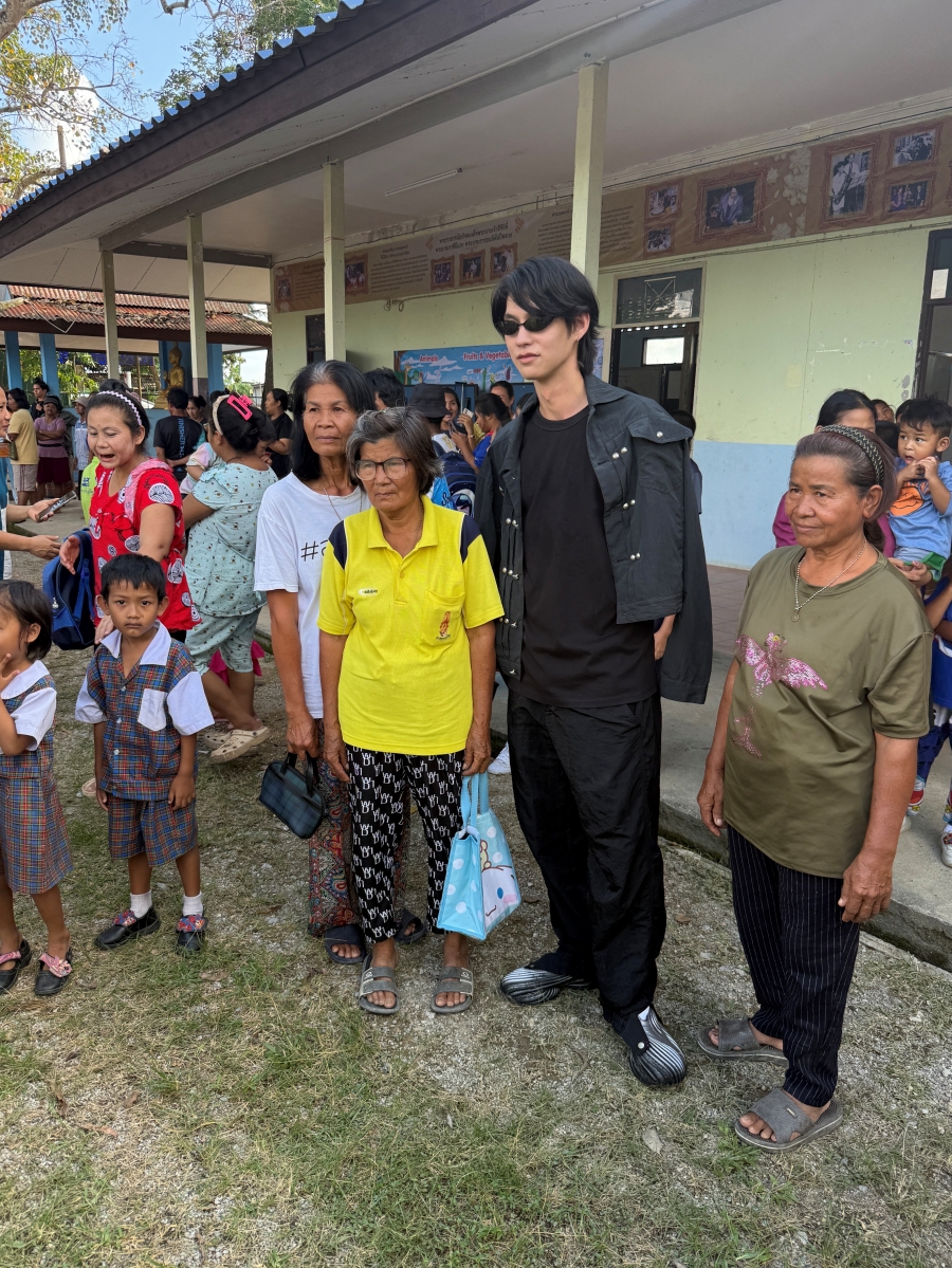 ไบร์ท วชิรวิชญ์ บริจาคน้ำท่วมหาดใหญ่