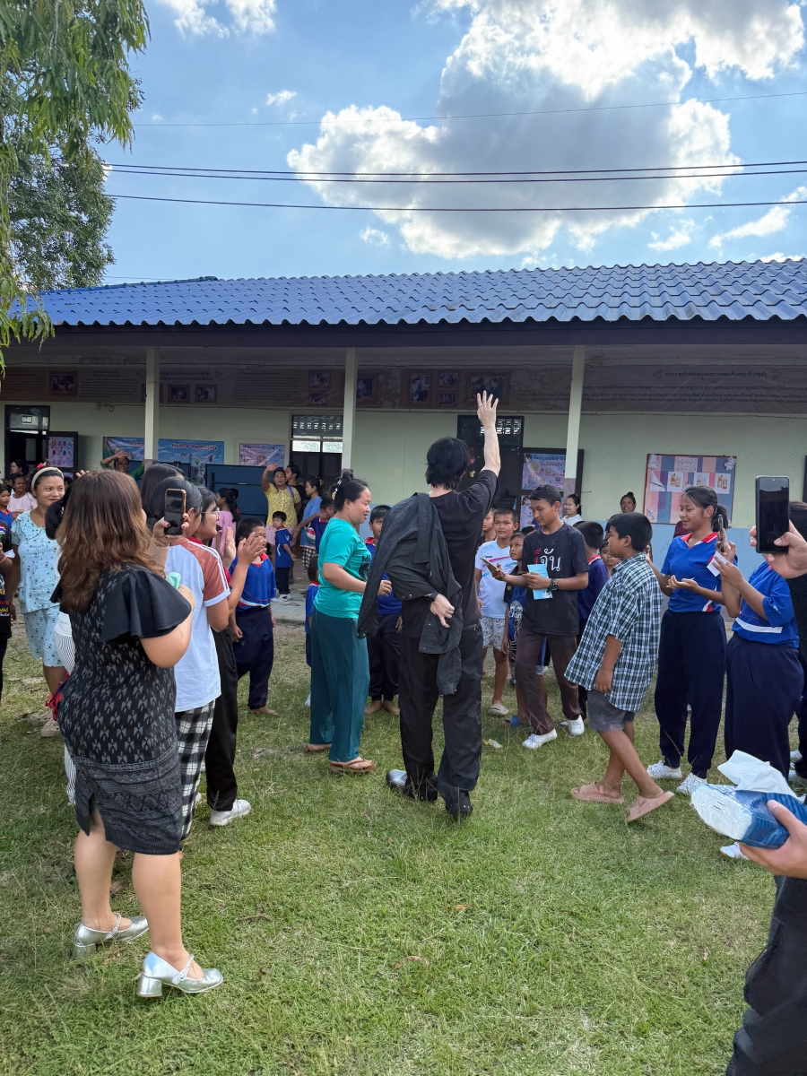 ไบร์ท วชิรวิชญ์ บริจาคน้ำท่วมหาดใหญ่
