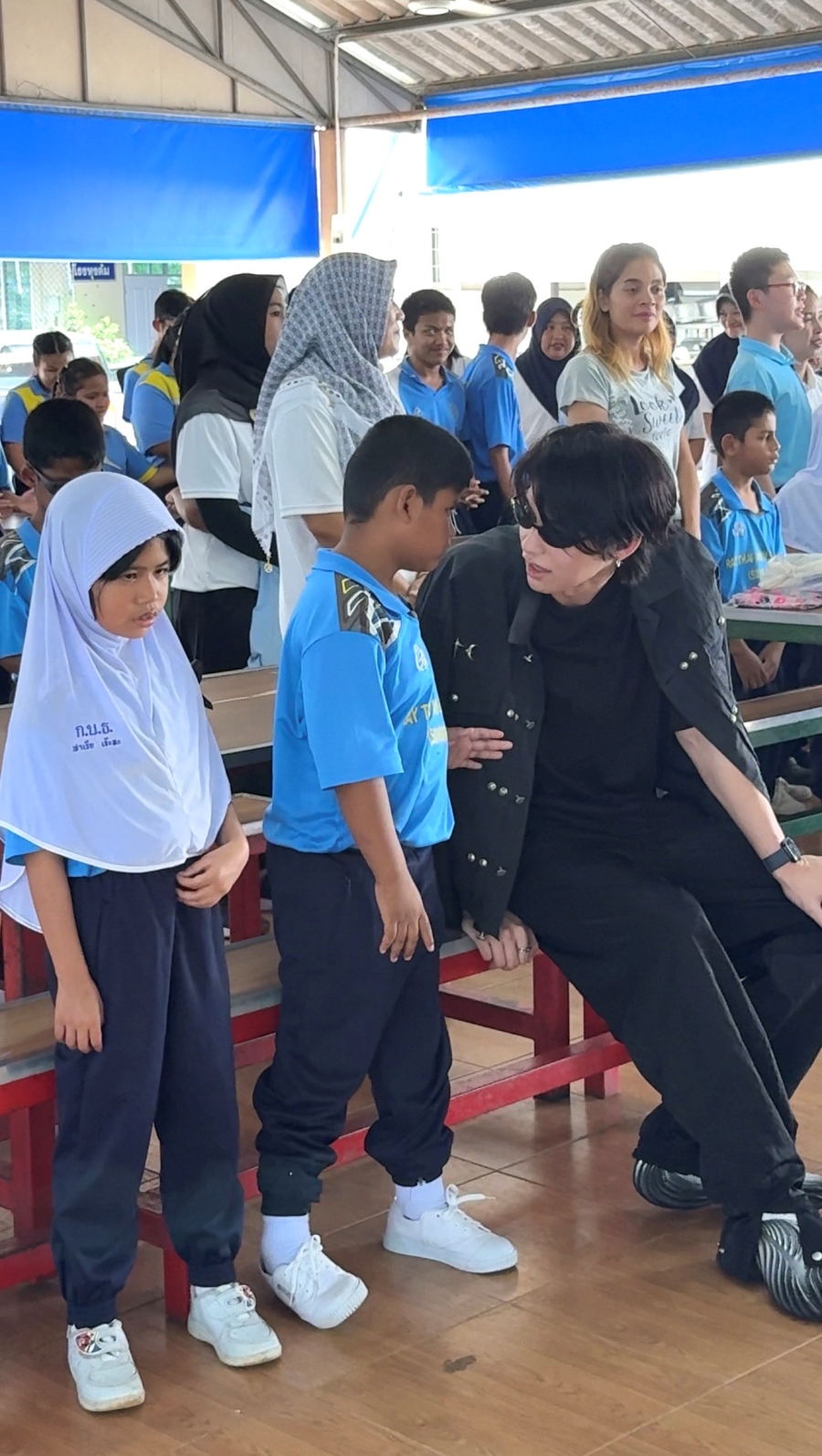 ไบร์ท วชิรวิชญ์ บริจาคน้ำท่วมหาดใหญ่