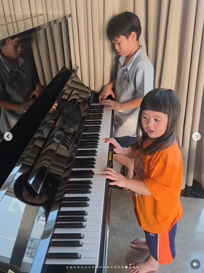 ชมพู่ อารยา