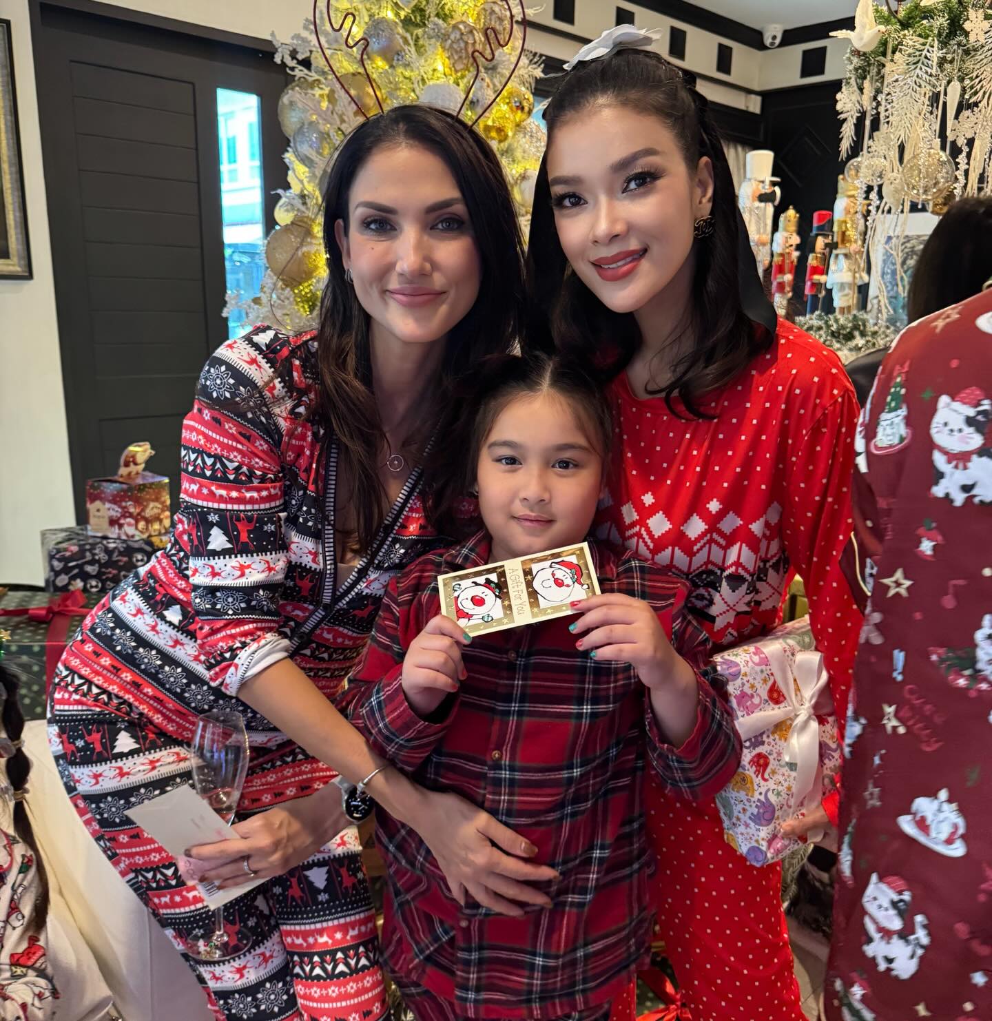 ข้าวโพด สมิทธินันท์