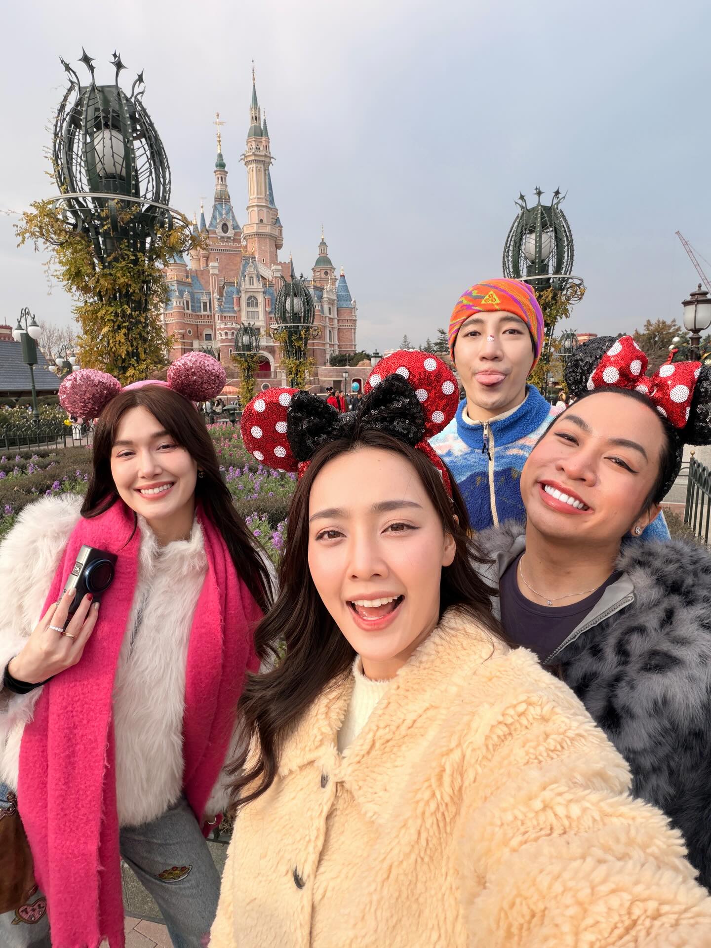 นนท์ อินทนน์