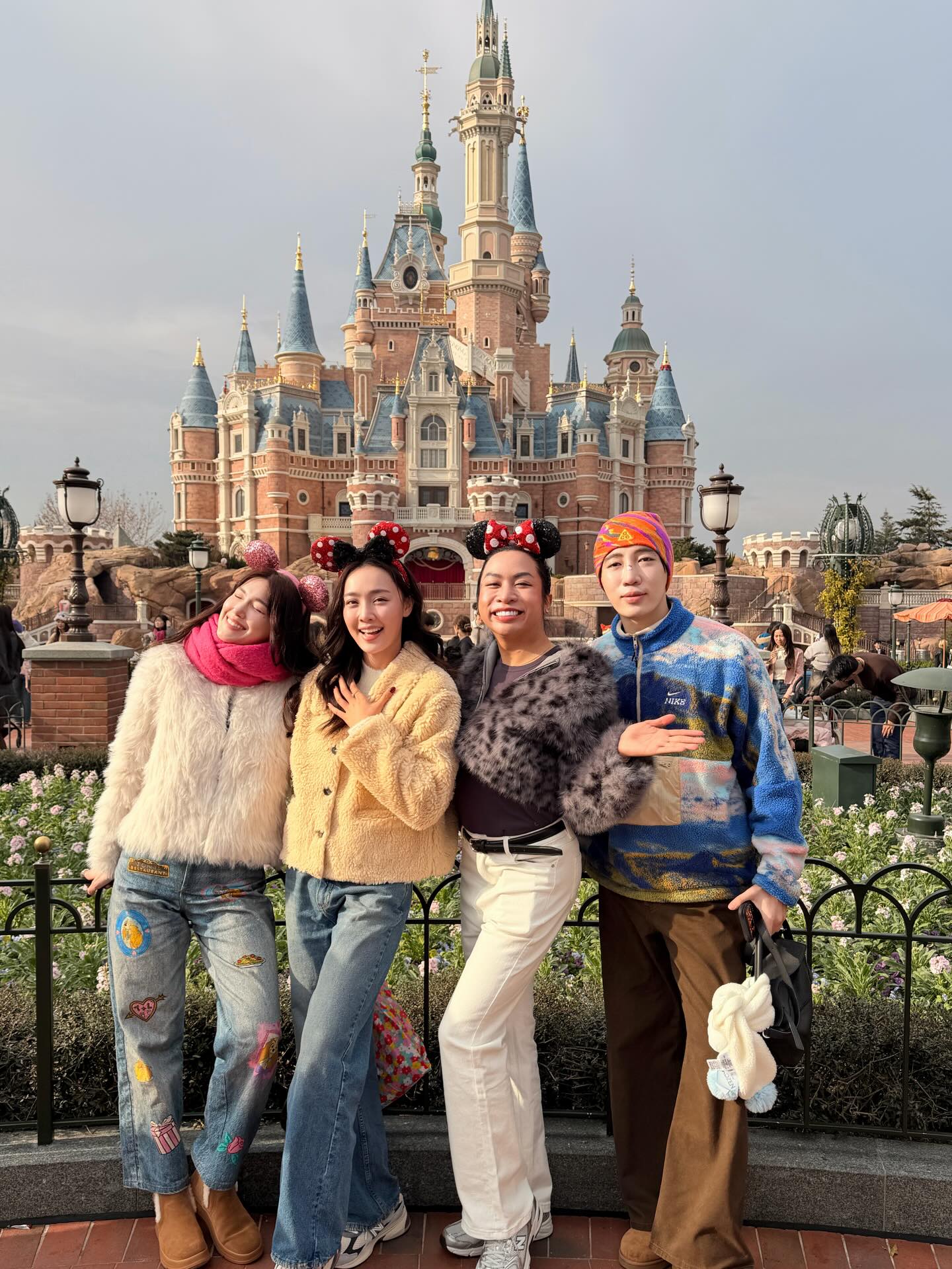 นนท์ อินทนน์