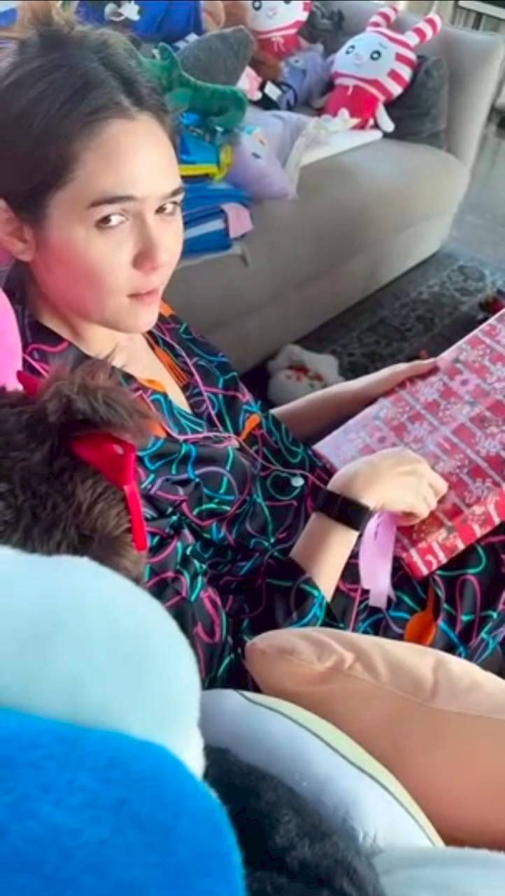 ชมพู่ อารยา