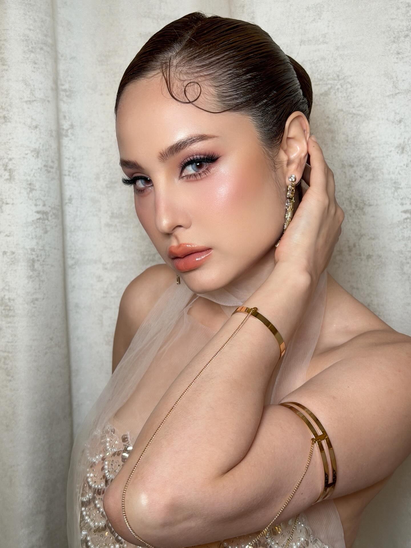 ขวัญ อุษามณี