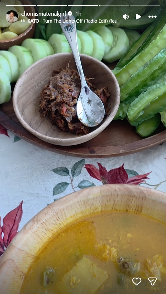 แม่ชม น้องเกล