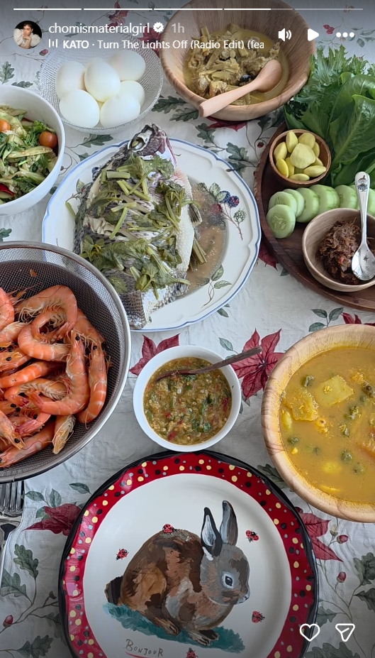 แม่ชม น้องเกล