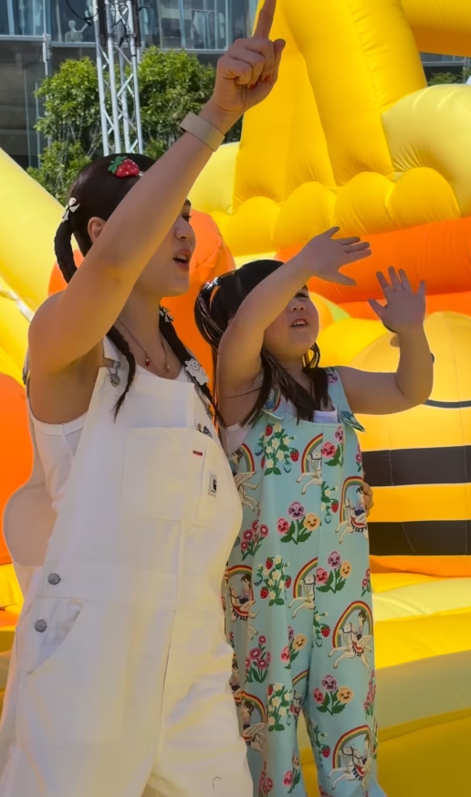 แม่ชม น้องเกล