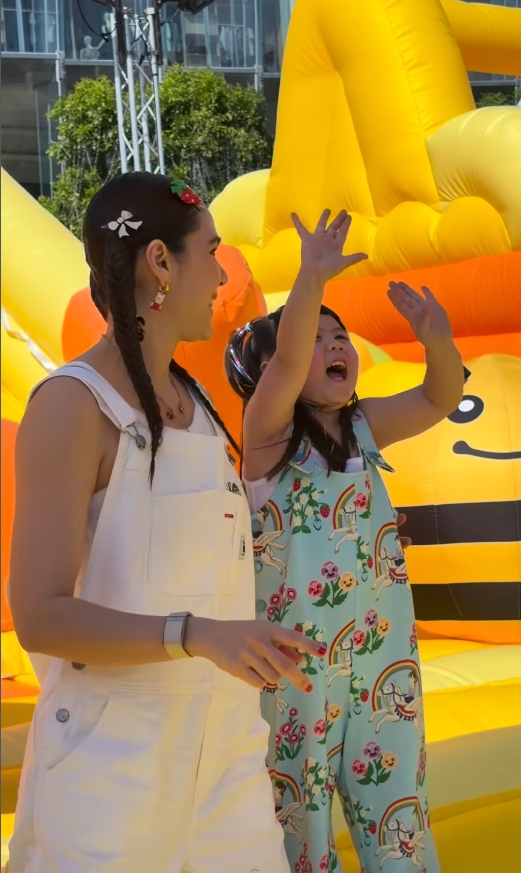 แม่ชม น้องเกล