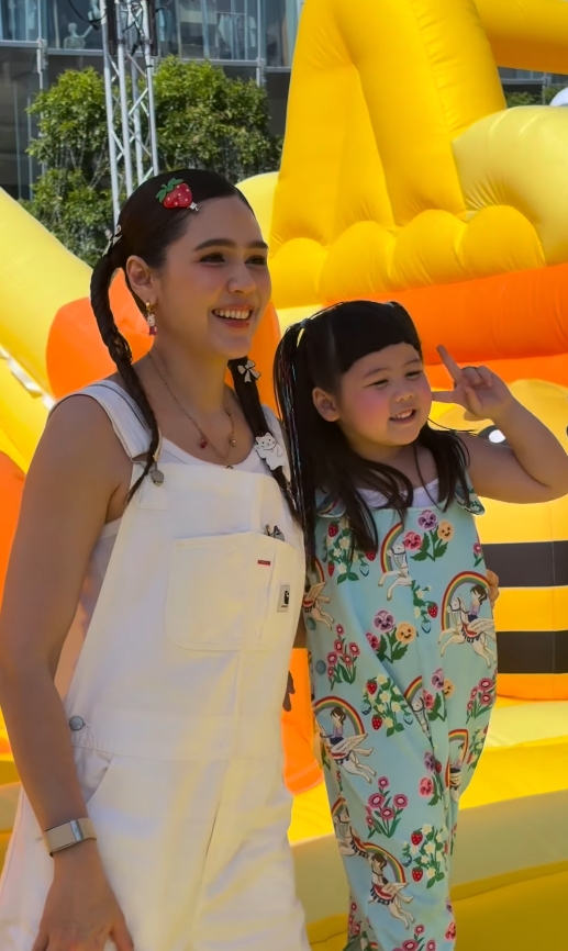 แม่ชม น้องเกล