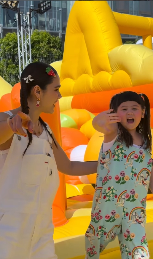 แม่ชม น้องเกล