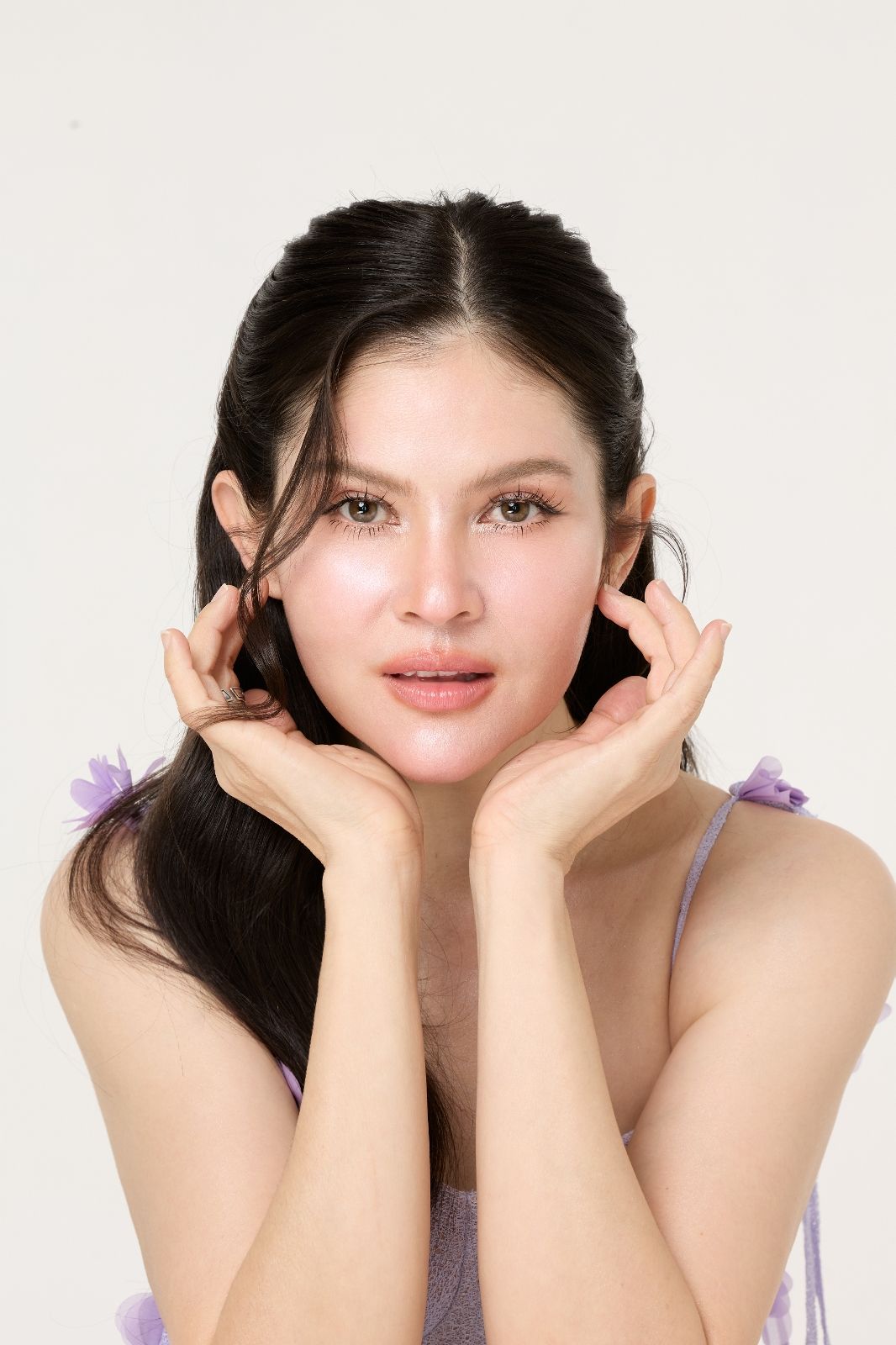 แอนนี่ บรู๊ค - น้องฑีฆายุ