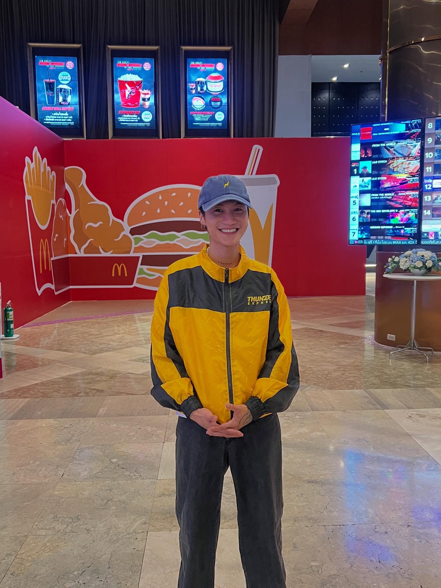 โอม ธนาภัค