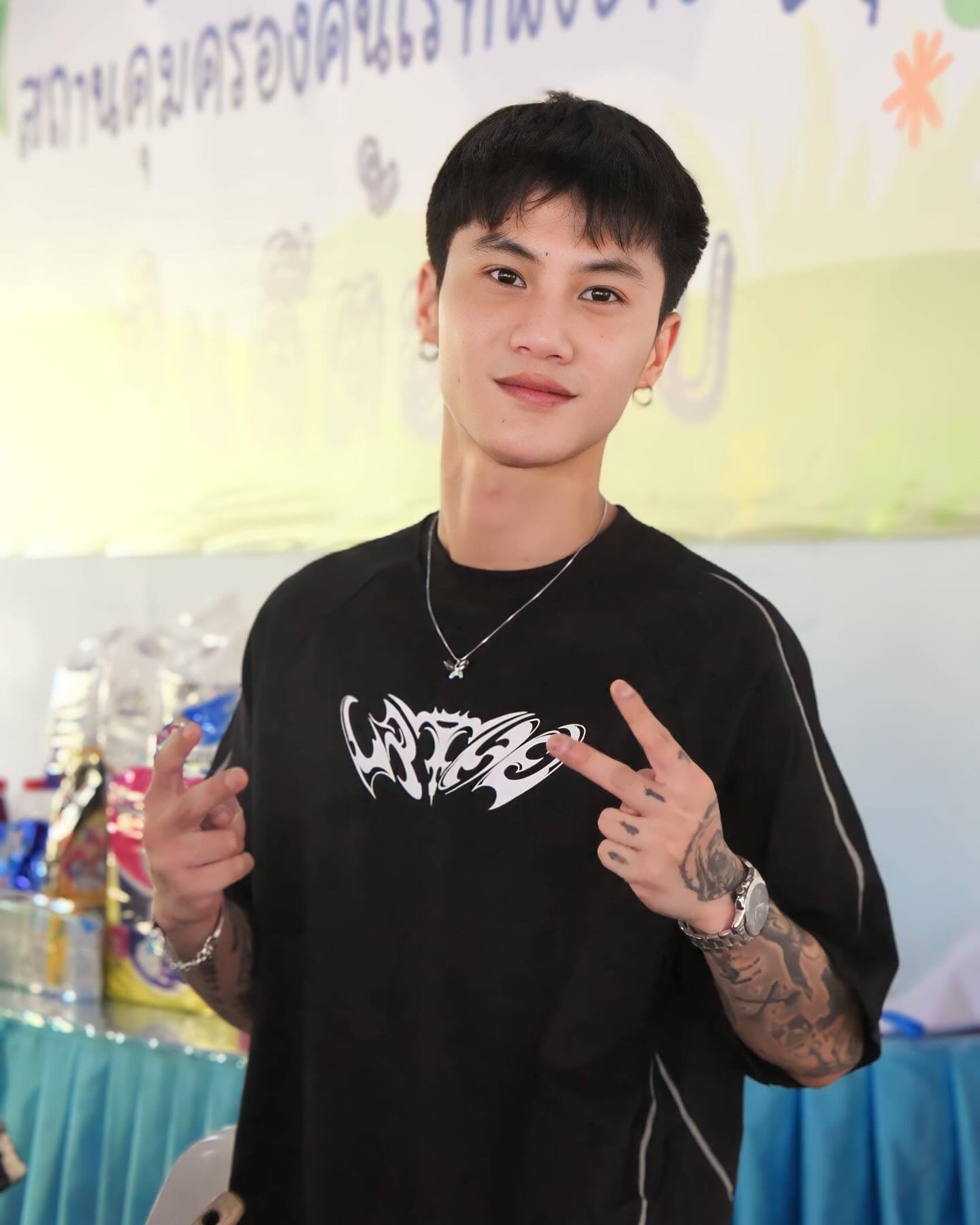 โอม ธนาภัค