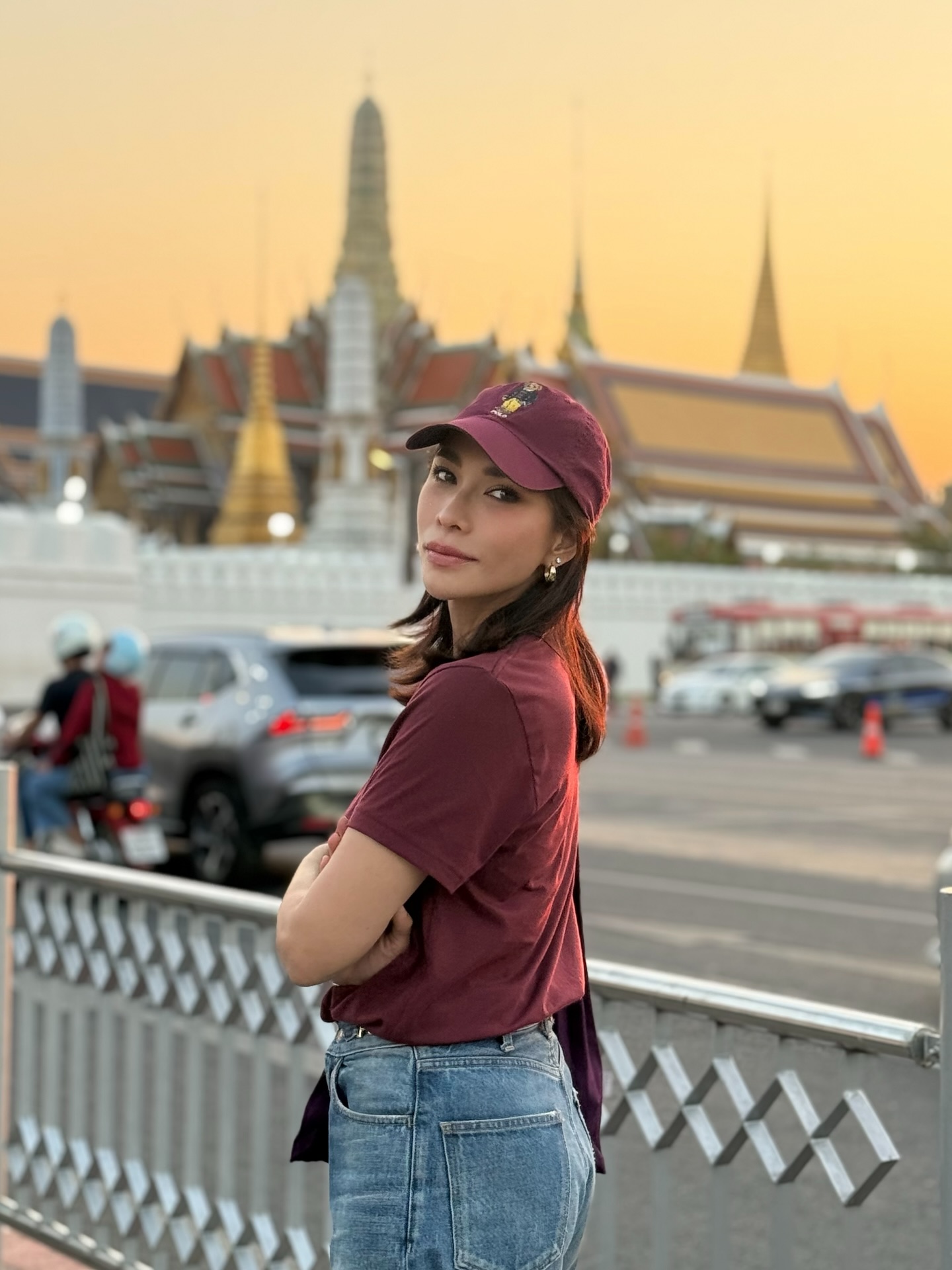 พลอย เฌอมาลย์