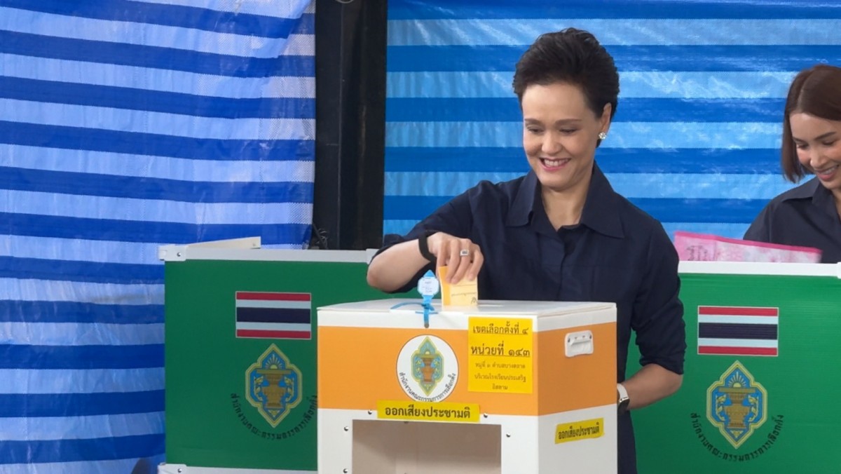 นนทบุรี ศุภจี สุธรรมพันธุ์ พาครอบครัวเข้าคูหา ใช้สิทธิ์เลือกตั้ง 69 ย้ำทุกเสียงมีความหมาย พร้อมเชิญชวนประชาชนออกมาใช้สิทธิ์