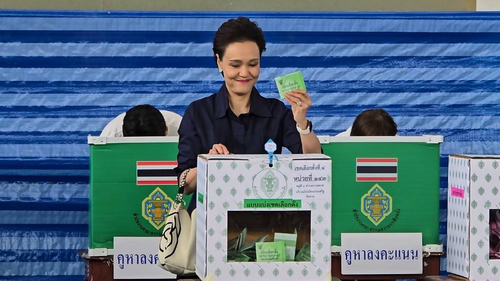 นนทบุรี ศุภจี สุธรรมพันธุ์ พาครอบครัวเข้าคูหา ใช้สิทธิ์เลือกตั้ง 69 ย้ำทุกเสียงมีความหมาย พร้อมเชิญชวนประชาชนออกมาใช้สิทธิ์