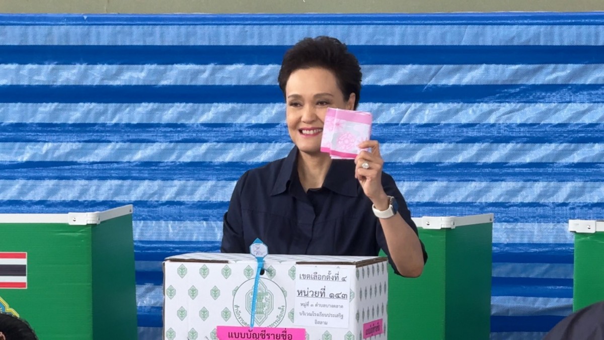 นนทบุรี ศุภจี สุธรรมพันธุ์ พาครอบครัวเข้าคูหา ใช้สิทธิ์เลือกตั้ง 69 ย้ำทุกเสียงมีความหมาย พร้อมเชิญชวนประชาชนออกมาใช้สิทธิ์