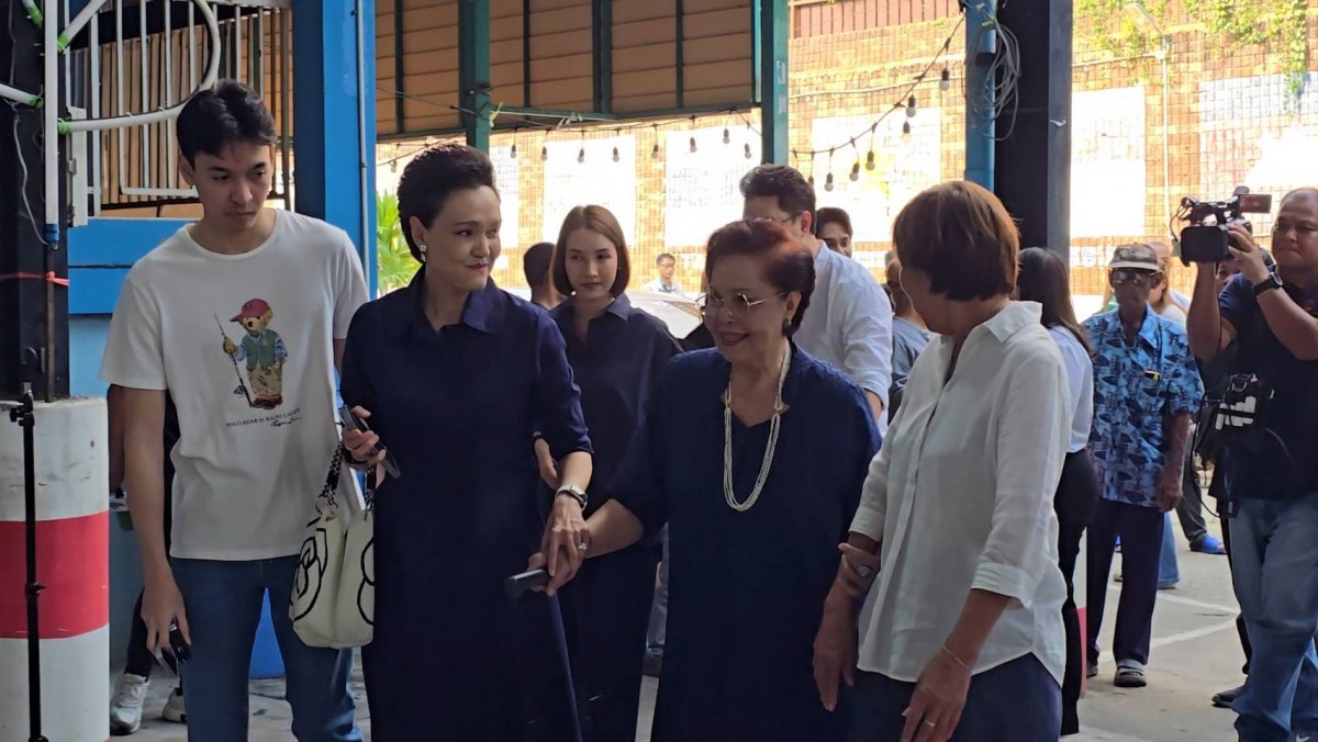 นนทบุรี ศุภจี สุธรรมพันธุ์ พาครอบครัวเข้าคูหา ใช้สิทธิ์เลือกตั้ง 69 ย้ำทุกเสียงมีความหมาย พร้อมเชิญชวนประชาชนออกมาใช้สิทธิ์