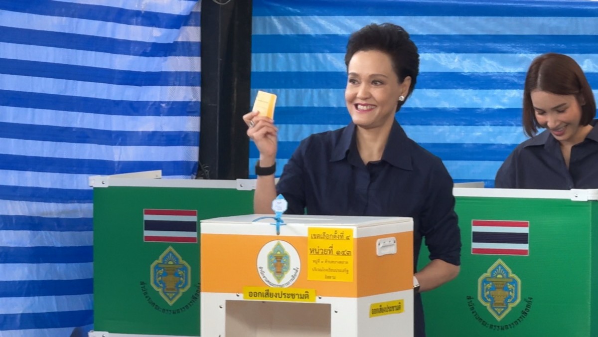 นนทบุรี ศุภจี สุธรรมพันธุ์ พาครอบครัวเข้าคูหา ใช้สิทธิ์เลือกตั้ง 69 ย้ำทุกเสียงมีความหมาย พร้อมเชิญชวนประชาชนออกมาใช้สิทธิ์