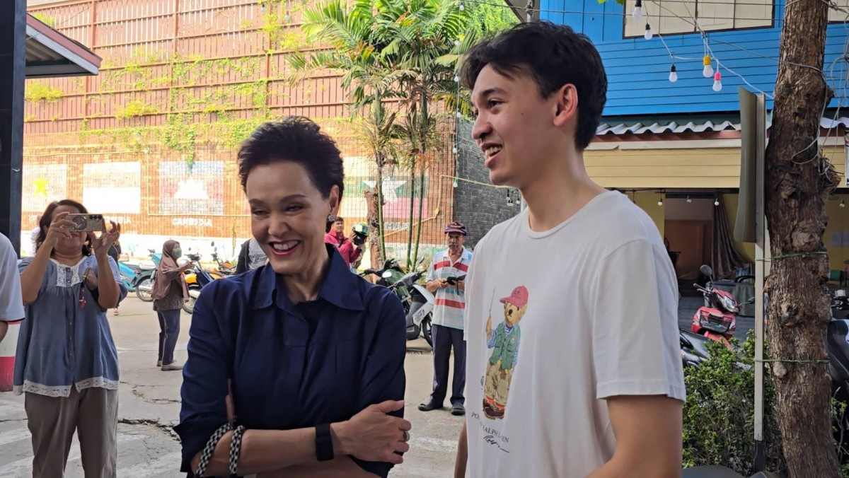 นนทบุรี ศุภจี สุธรรมพันธุ์ พาครอบครัวเข้าคูหา ใช้สิทธิ์เลือกตั้ง 69 ย้ำทุกเสียงมีความหมาย พร้อมเชิญชวนประชาชนออกมาใช้สิทธิ์