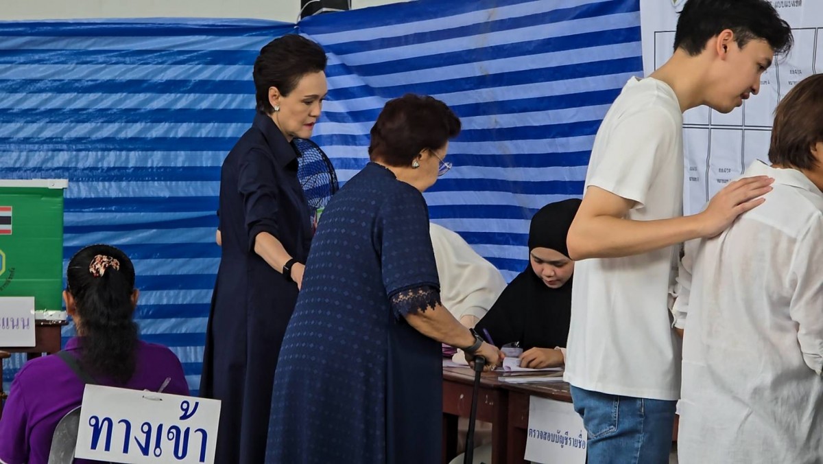 นนทบุรี ศุภจี สุธรรมพันธุ์ พาครอบครัวเข้าคูหา ใช้สิทธิ์เลือกตั้ง 69 ย้ำทุกเสียงมีความหมาย พร้อมเชิญชวนประชาชนออกมาใช้สิทธิ์