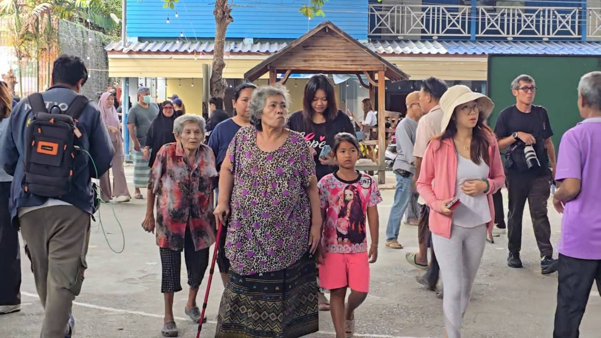 นนทบุรี ศุภจี สุธรรมพันธุ์ พาครอบครัวเข้าคูหา ใช้สิทธิ์เลือกตั้ง 69 ย้ำทุกเสียงมีความหมาย พร้อมเชิญชวนประชาชนออกมาใช้สิทธิ์