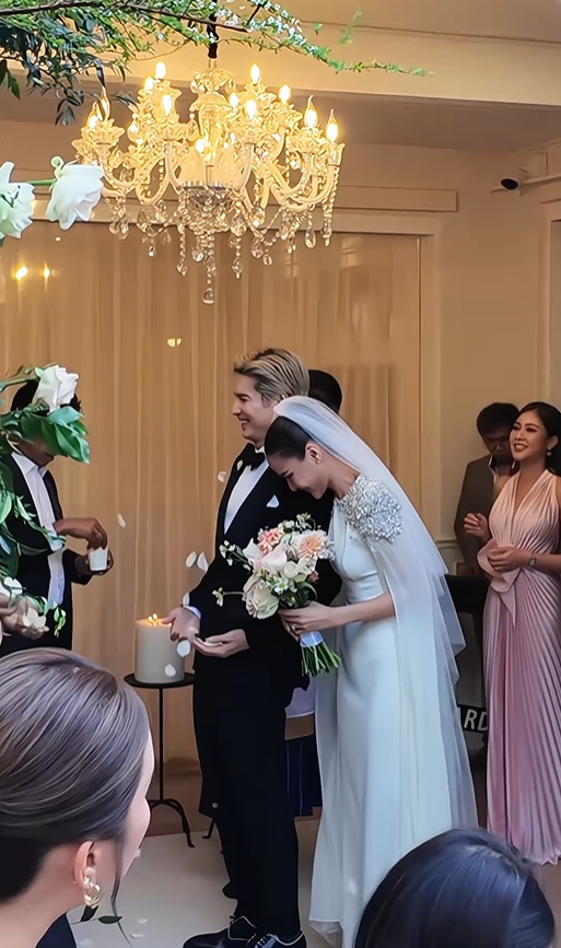 ปุ๊กลุก ไมค์