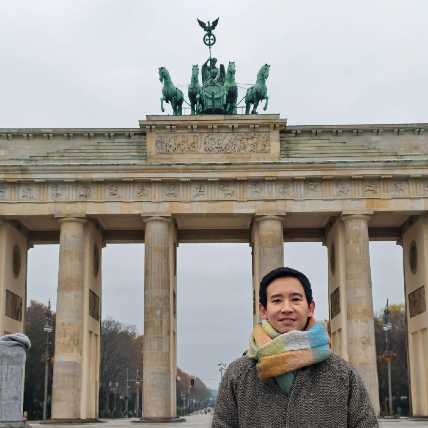 ทิม พิธา