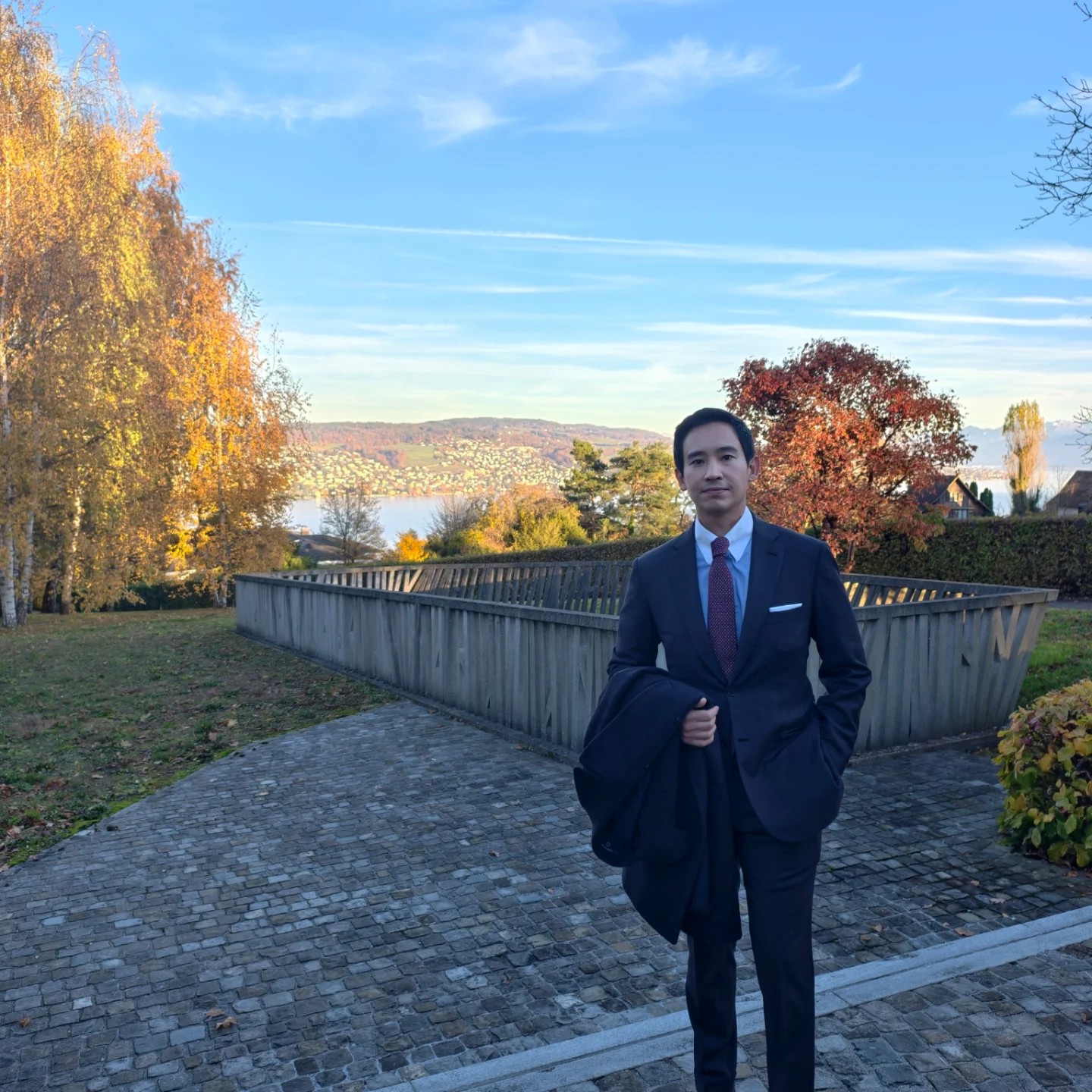 ทิม พิธา