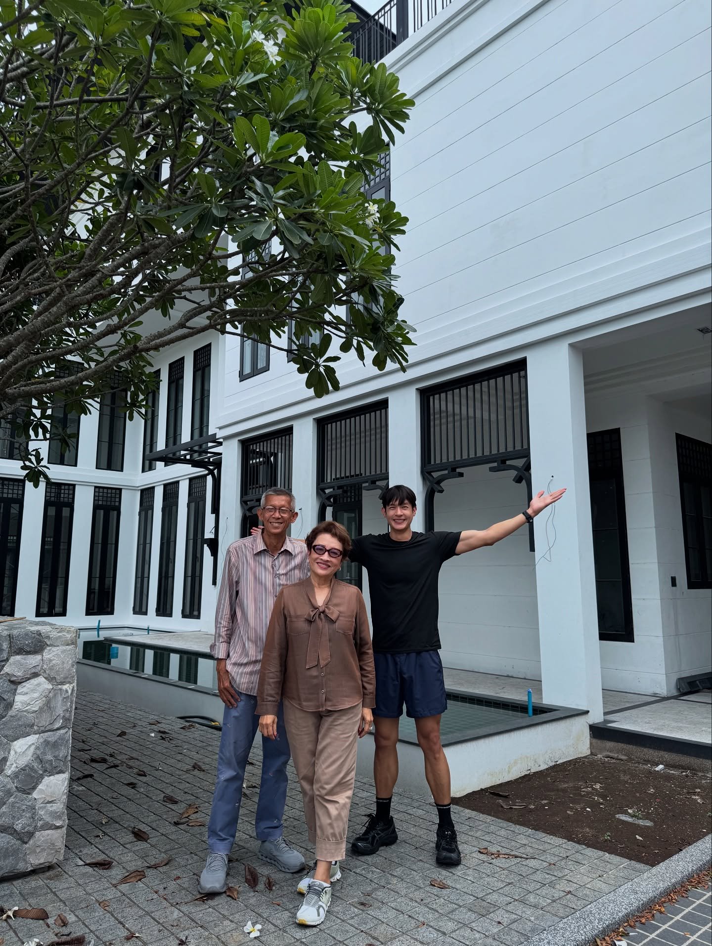 เพื่อน คณิน