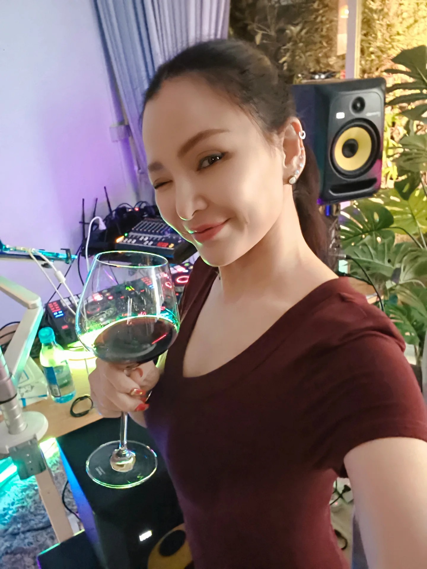 แคนดี้ รากแก่น