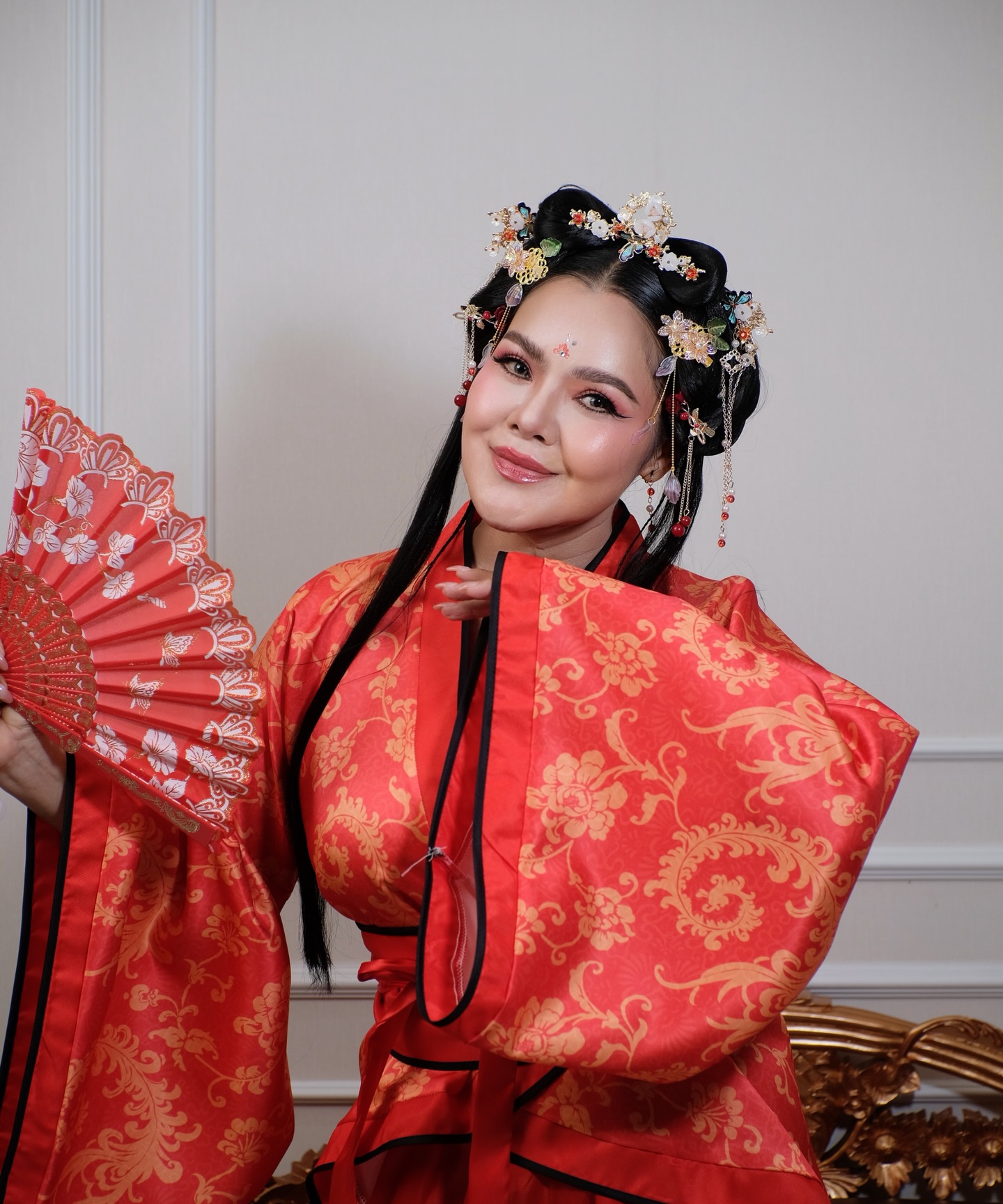 ฮาย อาภาพร