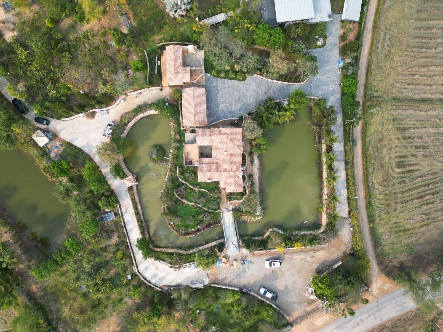 “เอมมี่ รัชฎา” รักหวานสาวหล่อ ปิก้า สร้างชีวิตใหม่บนที่ดิน 17 ไร่