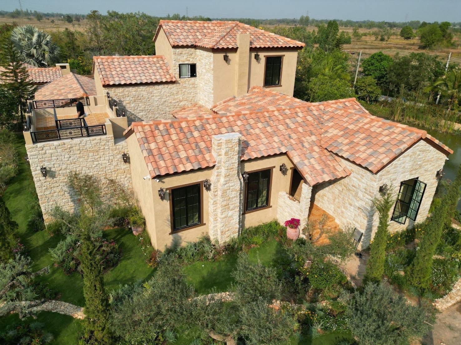 “เอมมี่ รัชฎา” รักหวานสาวหล่อ ปิก้า สร้างชีวิตใหม่บนที่ดิน 17 ไร่