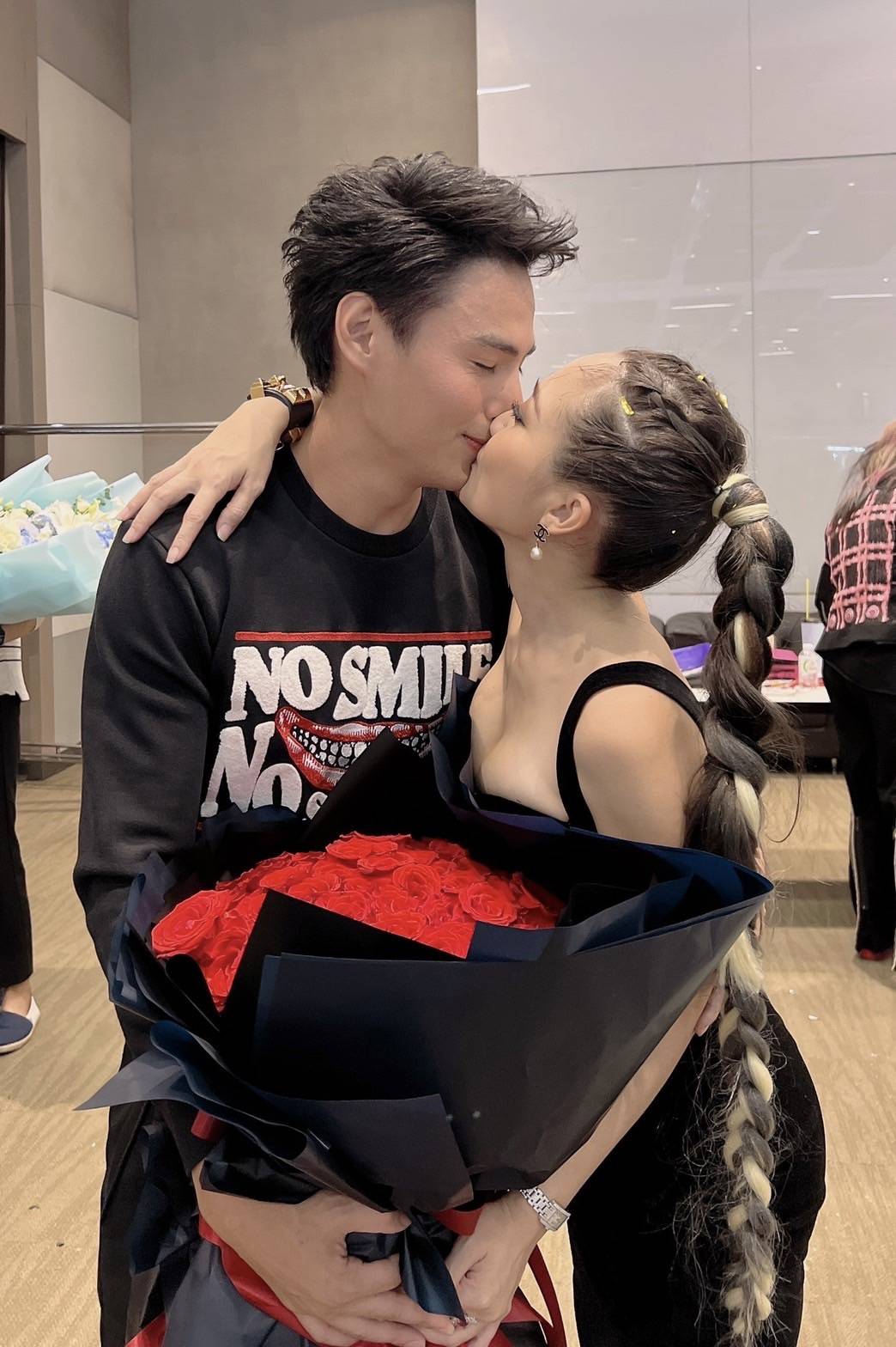 นาวิน ต้าร์ - ไฮโซน้ำหวาน