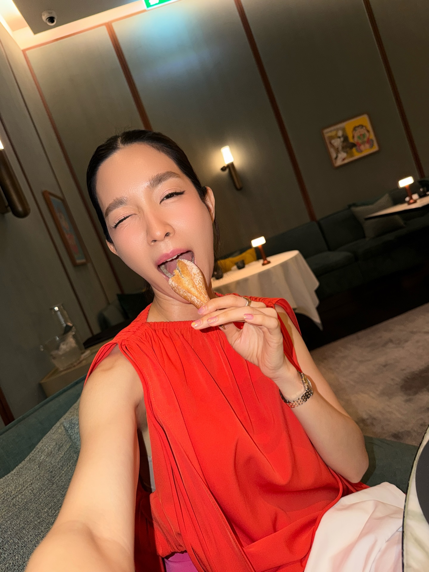 โม มนชนก