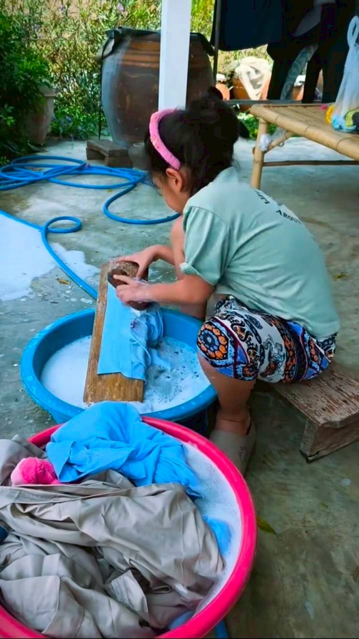 น้องเอวา