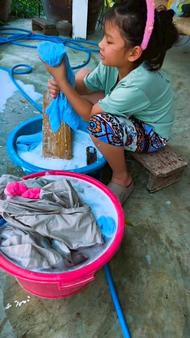 น้องเอวา