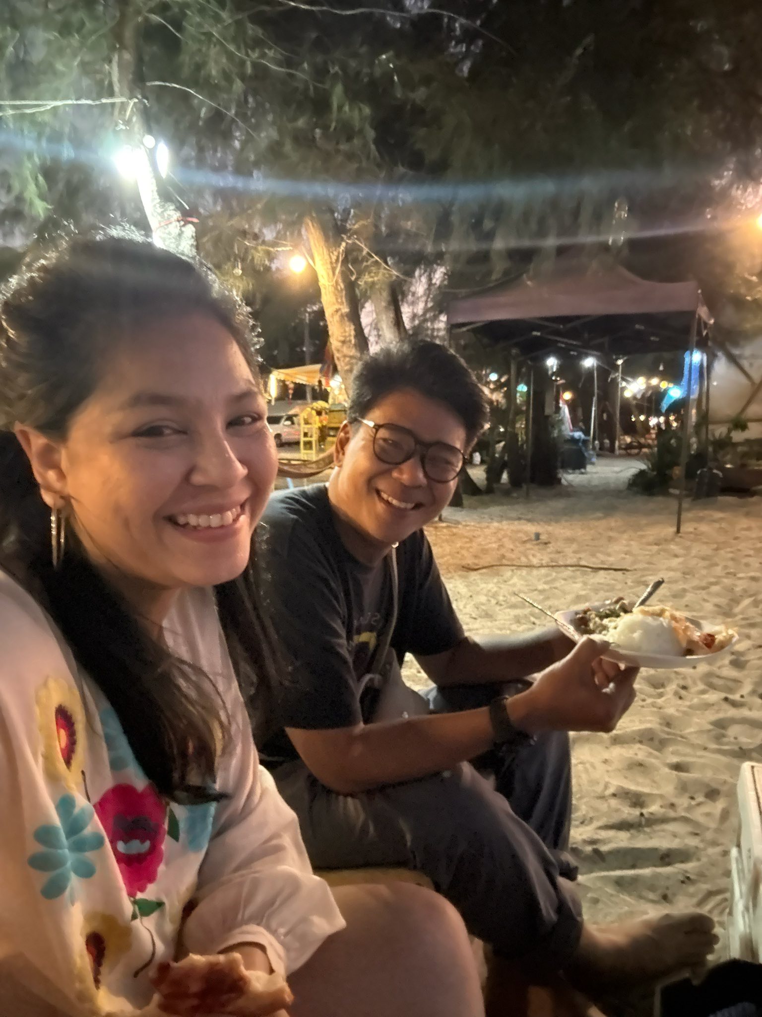 จอย ศิริลักษณ์