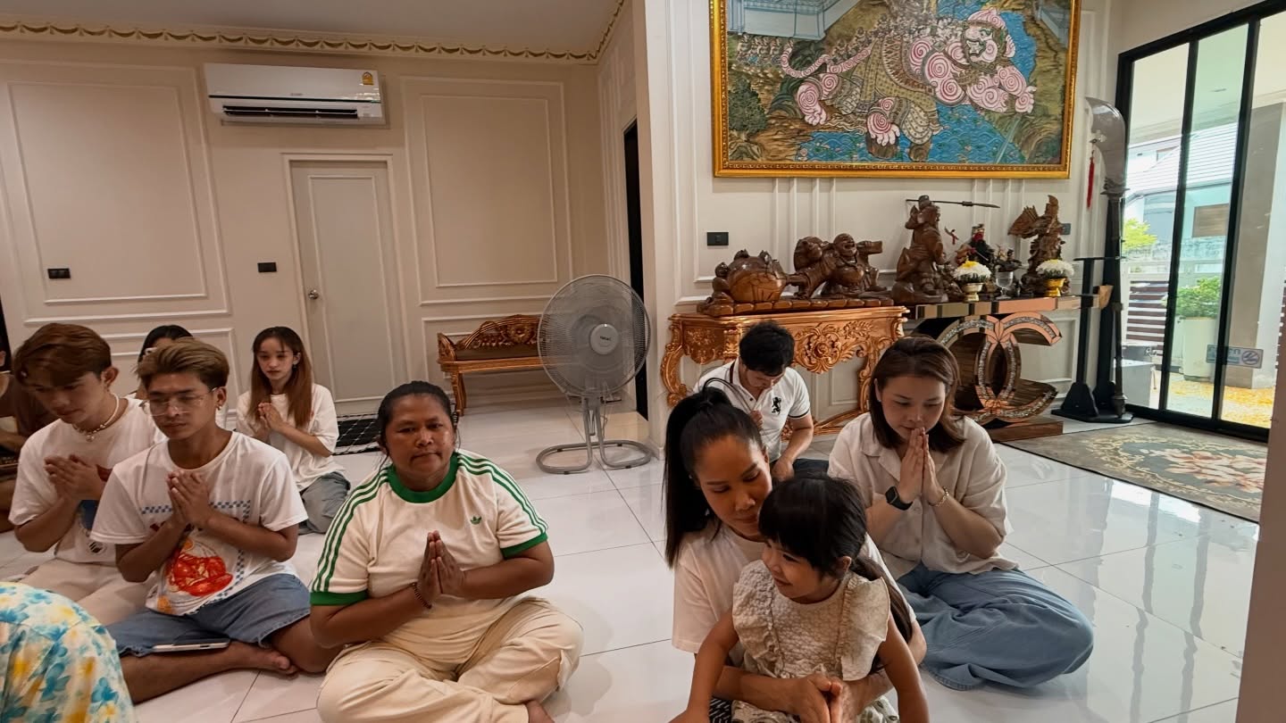 ฮาย อาภาพร