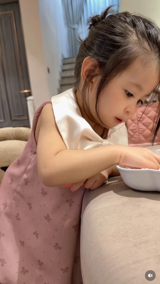 น้องพราวตะวัน