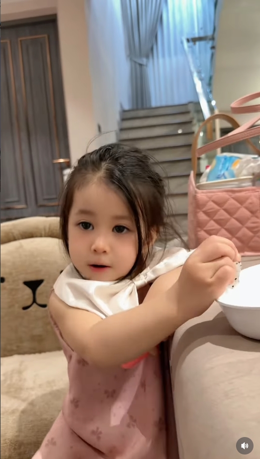 น้องพราวตะวัน