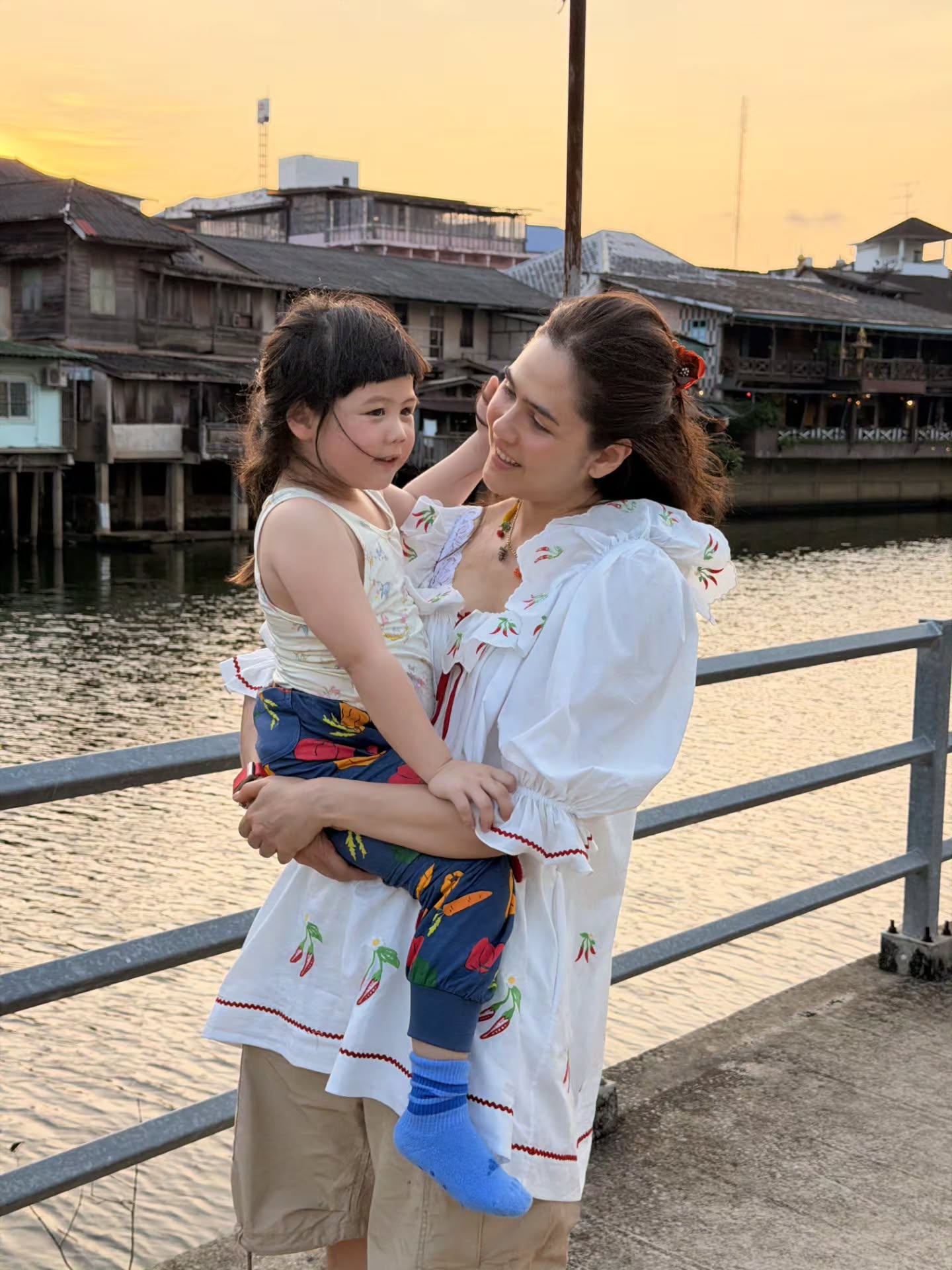 ชมพู่ น้องเกล