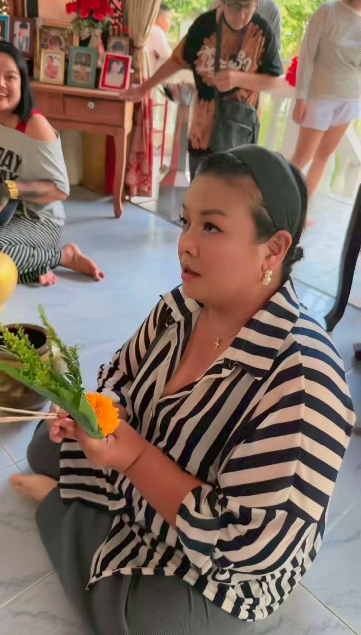 ยุ้ย ญาติเยอะ