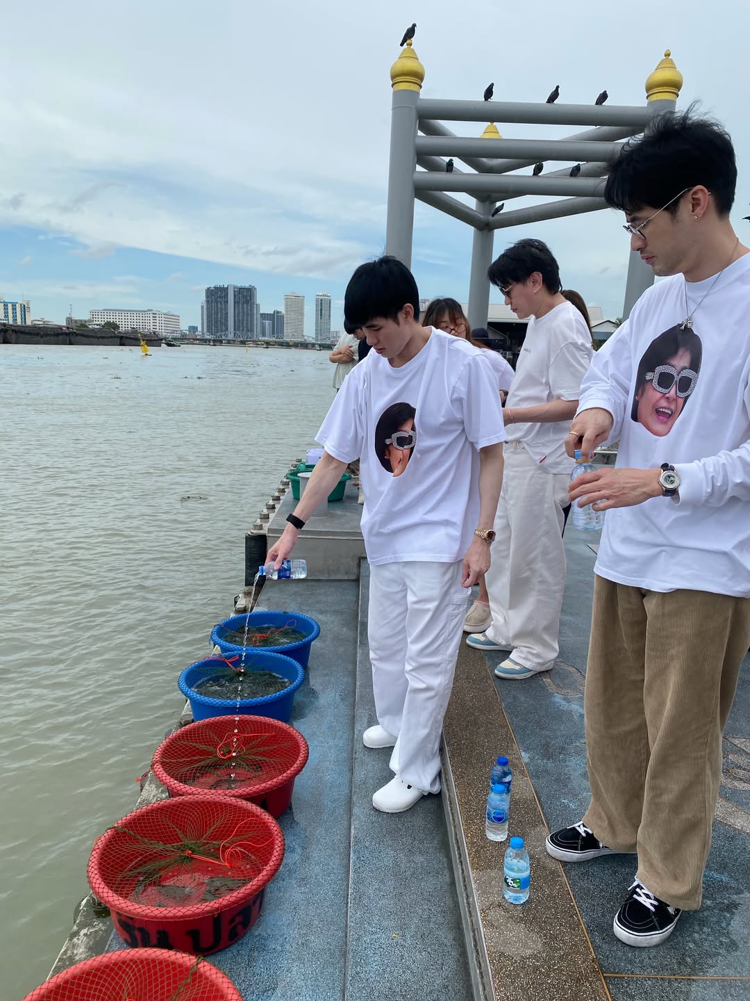 หน่อง ธนา