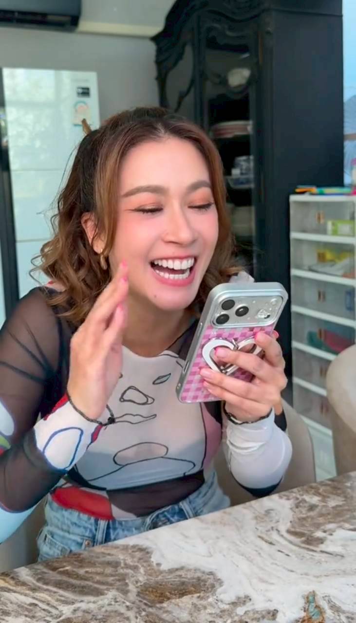 เอมี่ กลิ่นประทุม