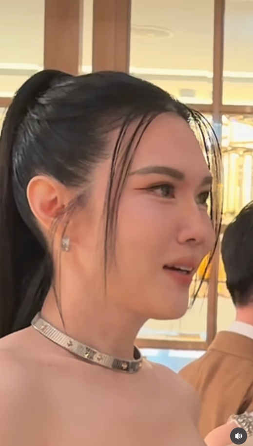 เมย์ เฟื่องอารมย์