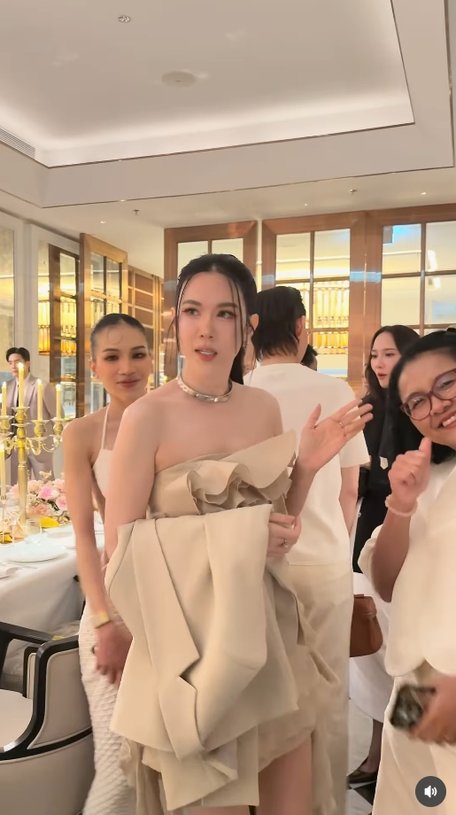 เมย์ เฟื่องอารมย์