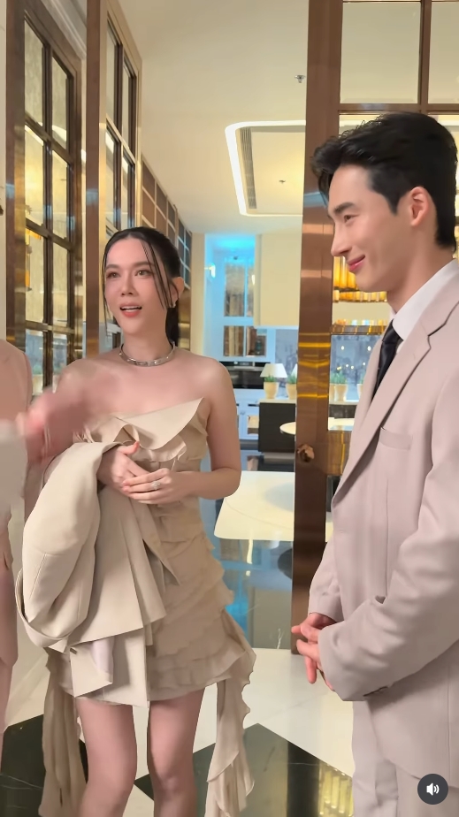 เมย์ เฟื่องอารมย์